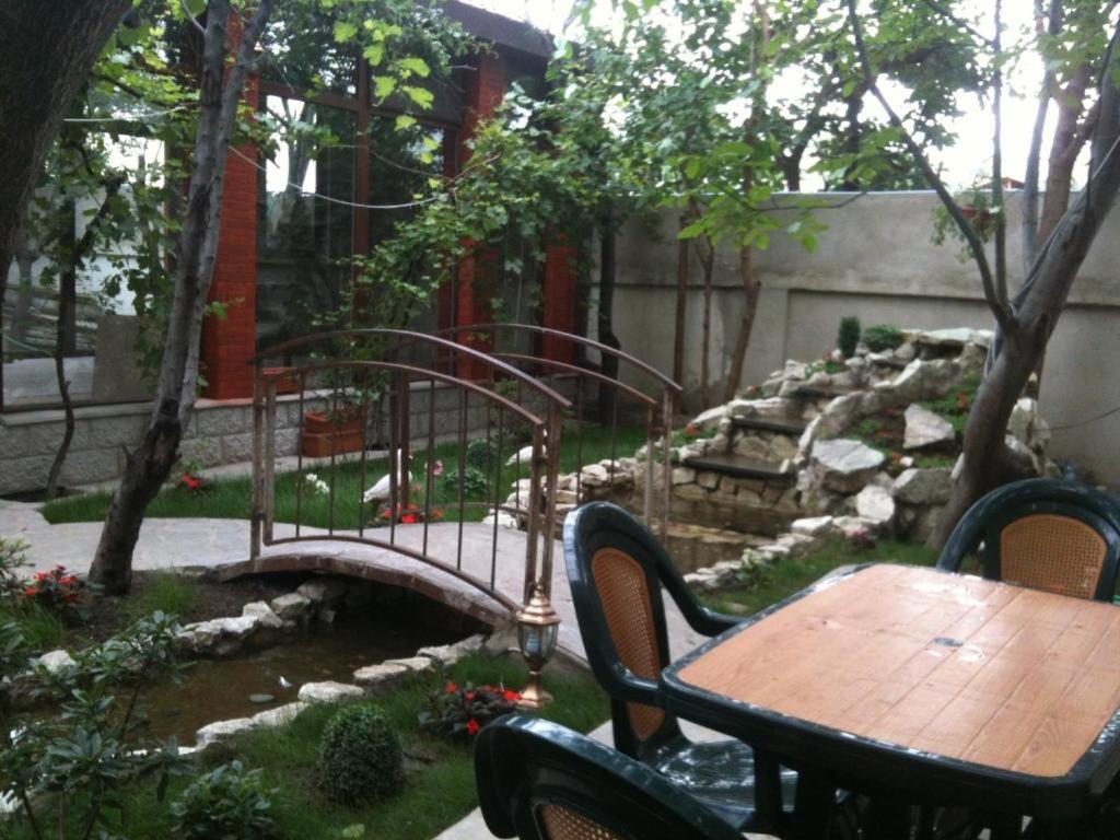 Sanata Hotell Tbilisi Exteriör bild